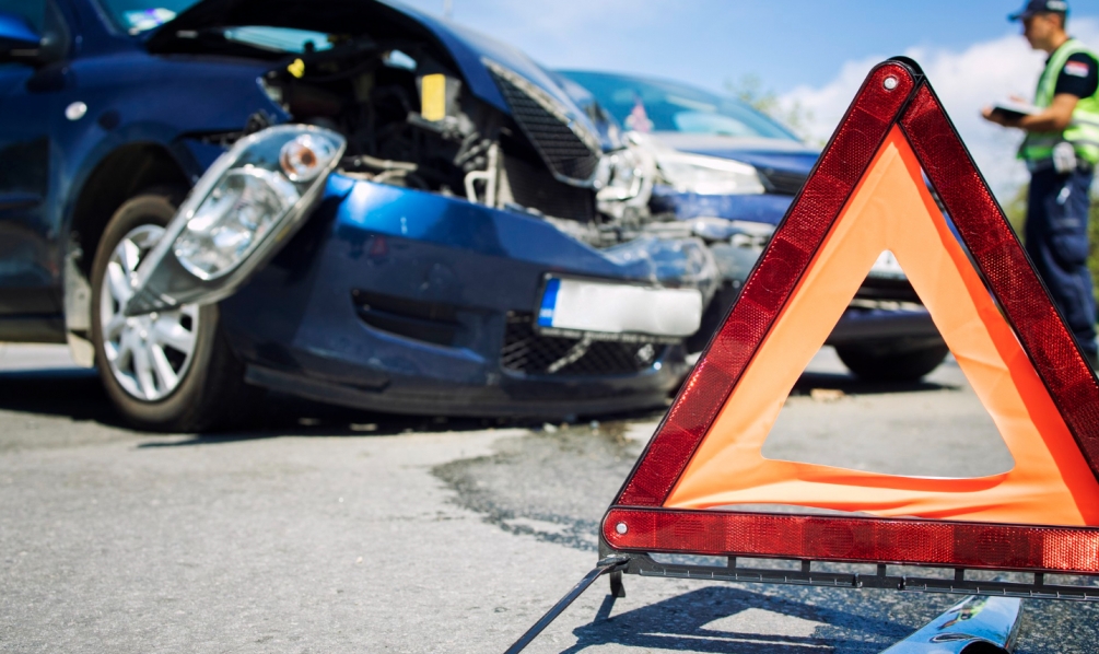 Zdarzenie drogowe na trasie Opole-Kluczbork: Kierowca Volkswagena z blisko 2 promilami alkoholu wypadł z drogi